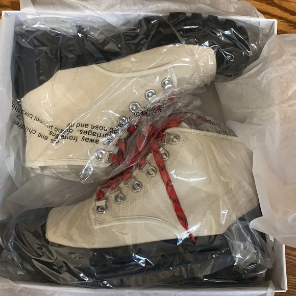 NWT super cool Villa Rouge Harper Boots - Picture 5 of 8